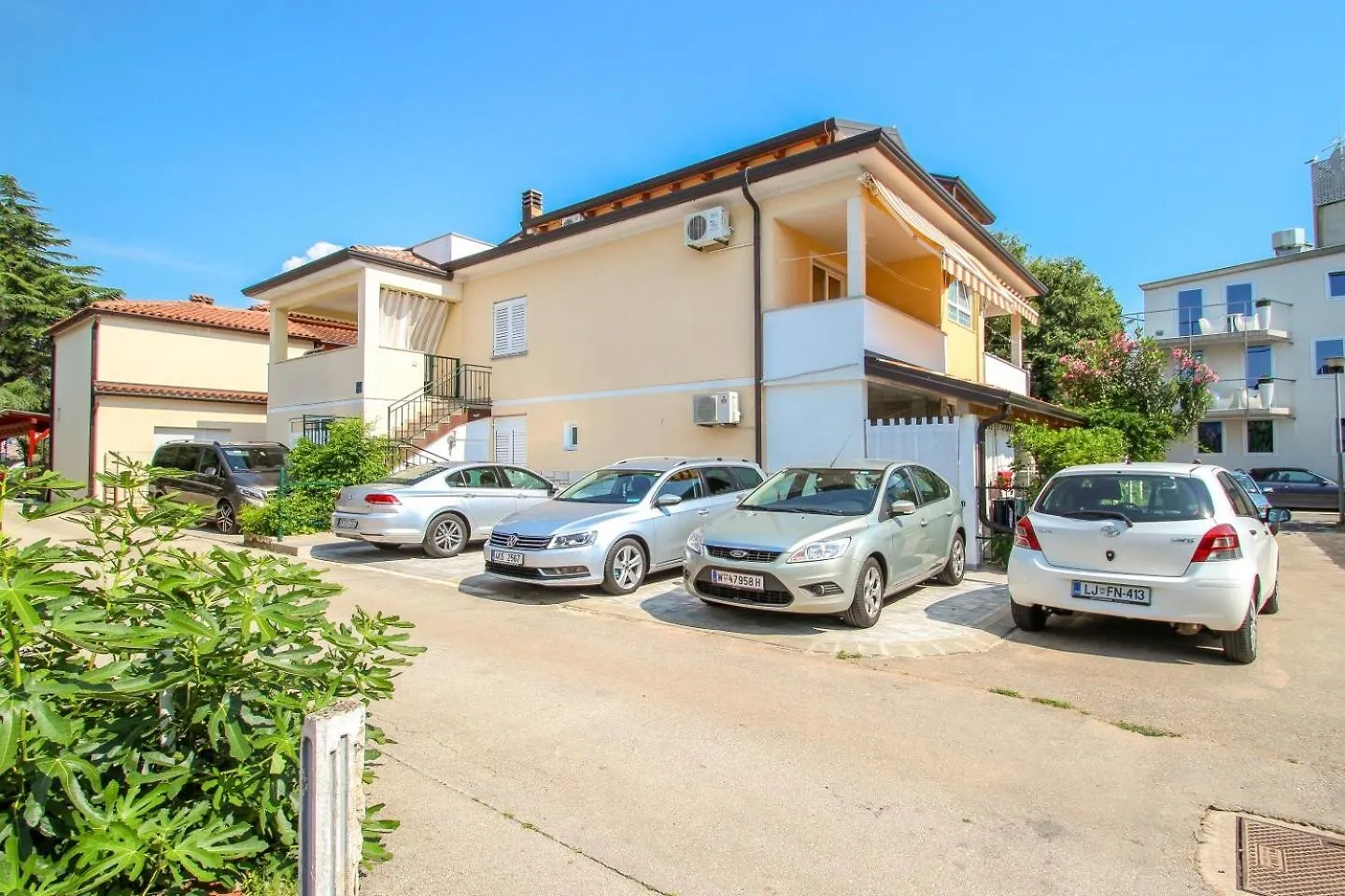 Viviana Brown Lägenhet Novigrad Istria Kroatien